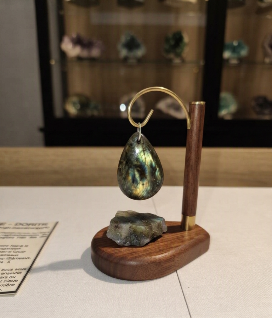 PENDENTIF EN LABRADORITE NATUREL